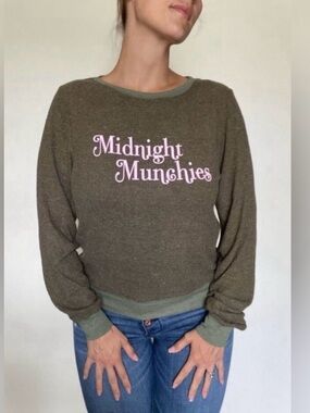 WILDFOX Sweatshirt Baggy Jumper NEW Midnight Munchies Olive Small Oversized